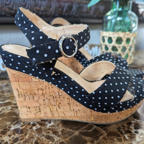 Polka dots platform wedge sandals - Picture 2 of 4